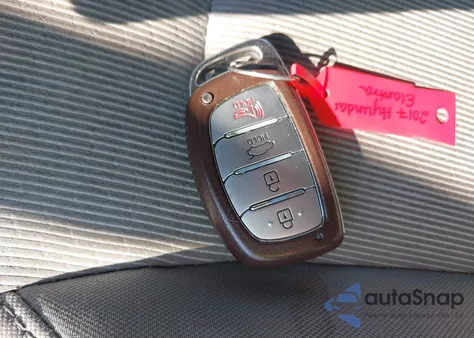 2017 Hyundai Elantra Se z USA, uszkodzony, nr VIN 5NPD84LF6HH052104